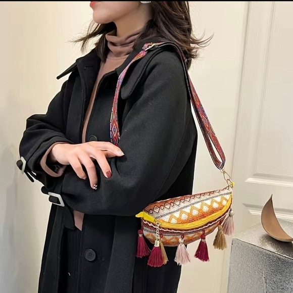 Bohemian Multicolored Tassel Pattern Hobo Sling Bag - Picture 3 of 14